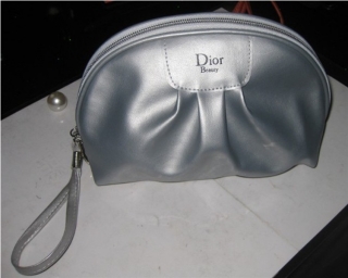 Dior☆ディオール 激安デパートコーナーギフトギョウザ型化粧ポーチ/ハンドバッグ ashop101358898-4060720