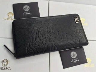 【Versace☆ヴェルサーチ】男性メドゥーサロゴ型押し財布高級感あふれる大人の財布！デザインも機能性を兼ね備えた人気財布！収納性抜群☆
