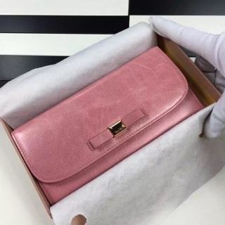 上質な新品MIUMIU☆ミュウミュウ 5M1109女性財布洗練されたデザインと機能性を兼ね備えた財布★♫♪お見逃しなく♪♪