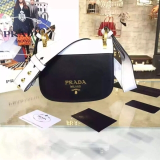 顶级原单-PRADA☆プラダ pionnière女性ショルダーバッグ今手に入れるべきトレンドアイテム！どんなスタイルにも合う！