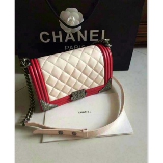 【Chanel★シャネル】女性ショルダーバッグ革新的なデザインが登場！おしゃれでシックなファッションバッグ！