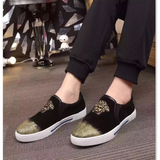 ブランド靴夏季人気大定番VERSACE☆ヴェルサーチ新品男性スニーカーセンスあり！何よりの魅力はその履き心地の良さ♪