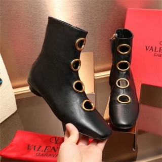 ブランド靴秋季売れ筋♪♪VALENTINO☆ヴァレンティノ 女性ショートブーツ今年はシックなスタイルの新作、屆きました♥大人っぽさ満點の一足！！！