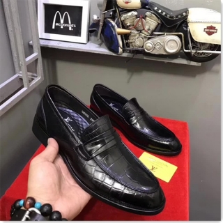 ブランド靴秋季人気商品LOUIS VUITTON☆ルイヴィトン男性革靴 一流のビジネスマンの足元をエレガントに演出してくれる♫♪お見逃しなく★