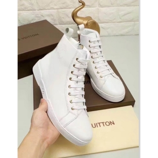 ブランド靴秋季売れ筋商品LOUIS VUITTON☆ルイヴィトン男性ハイカットスニーカー☆一流の名ブランド、一流のスニーカー♥数量限定発表★♫♪