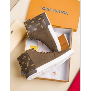 ブランド靴秋季売れ筋商品LOUIS VUITTON☆ルイヴィトン 男性ハイカットスニーカー☆一流の名ブランド、一流のスニーカー♥数量限定発表★♫♪