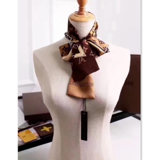 夏季爆発人気商品LOUIS VUITTON☆ルイヴィトン女性スカーフ巻き方をアレンジすれば、手軽に印象を変えられます♪今季一押し★☆