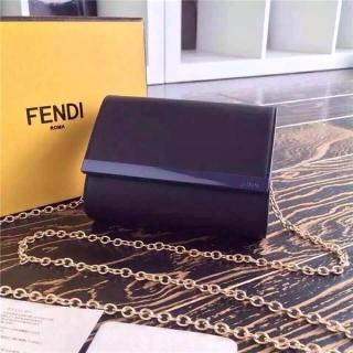 ゴージャスな人気商品FENDI☆フェンディ女性原版牛皮ショルダーバッグ毎日使うからスタイリッシュで機能満載のバッグがいい！