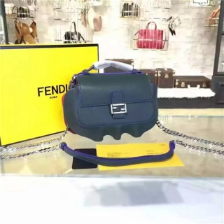 春夏高品質な逸品FENDI☆フェンディ女性ショルダーバッグ大人の風格漂う、シックな印象の柄で仕上げたベーシックバッグ！