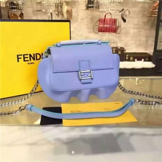春夏高品質な逸品FENDI☆フェンディ女性ショルダーバッグ大人の風格漂う、シックな印象の柄で仕上げたベーシックバッグ！